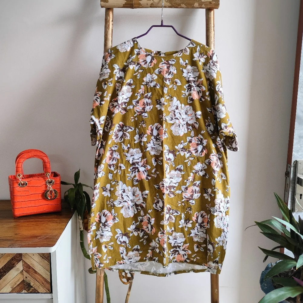 Floral Flounce Sleeve Long Top - Picture 13 of 16